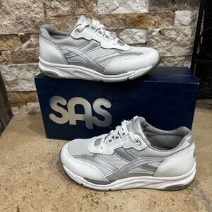 SAS Tour Mesh White / Silver Athletic Shoes Women's size 5 M